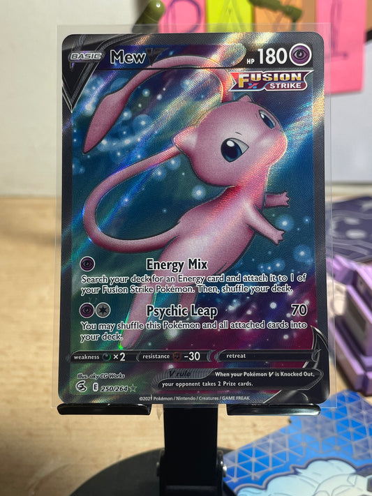 2021 Mew V #250 Fusion Strike [NM]